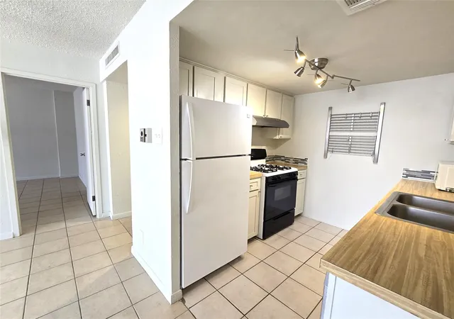 3rd image of 1800 Lavaca St #A107, Austin, TX 78701 | MLS# 7446671
