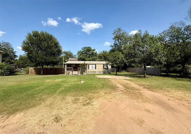 16th image of 2001 Pecan St, Bastrop, TX 78602 | MLS# 4648252