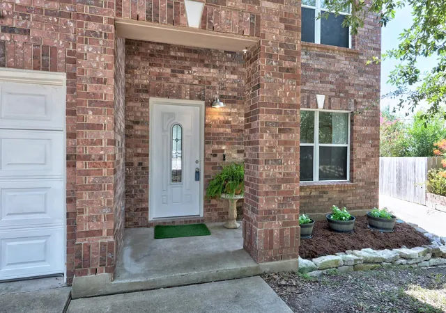 2nd image of 113 Bexar Forest Cv, Elgin, TX 78621 | MLS# 7557981