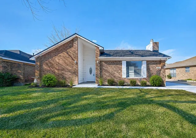 1st image of 10826 Lynbrook Dr, Houston, TX 77042 | MLS# 9073769