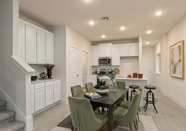 Listing Photo 2 - Condo for sale in building located at 801 White Steppe Wy, Georgetown, TX 78626 - Unit #