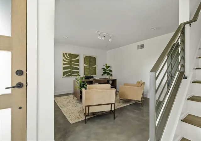 2nd image of 3700 Clawson Rd #301, Austin, TX 78704 | MLS# 2633110