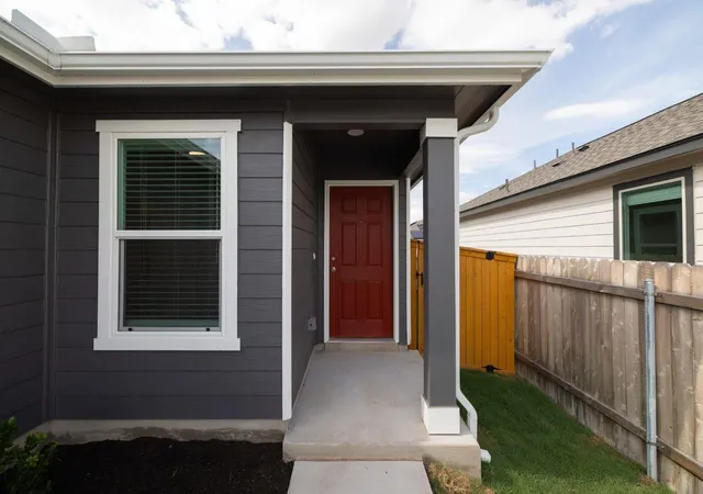 Photo 3 of Single family home for sale at 284 Feathers St, Jarrell, TX 76537 | MLS# 4270934 | Listing updated on 2026-09-21
