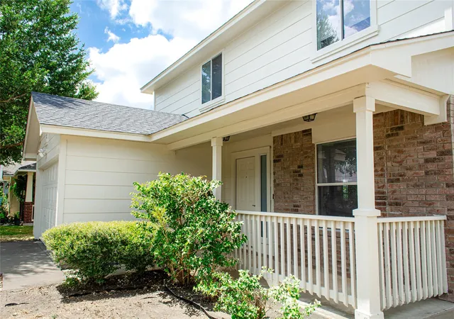 Photo 1 of Single family home for sale at 2805 Tyler Ln, Taylor, TX 76574 | MLS# 9169390 | Listing updated on 2026-09-23