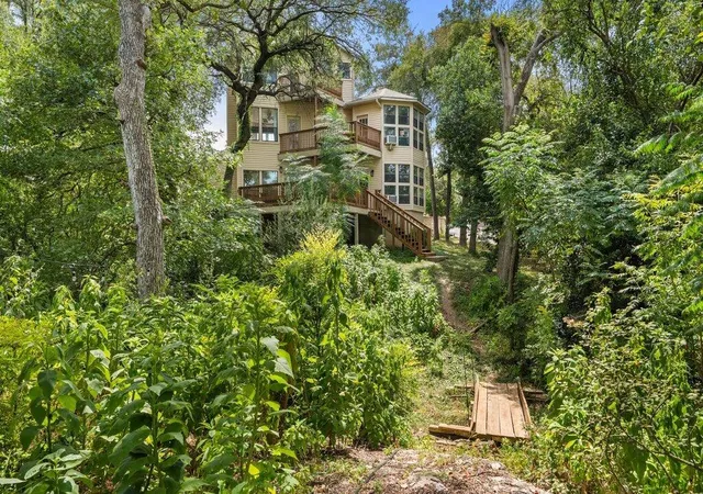 Photo 1 of Single family home for sale at 501 Westbrook Dr, Austin, TX 78746 | MLS# 9018511 | Listing updated on 2026-09-17
