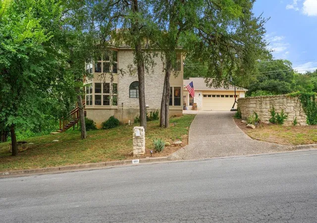 4th image of 501 Westbrook Dr, Austin, TX 78746 | MLS# 9018511