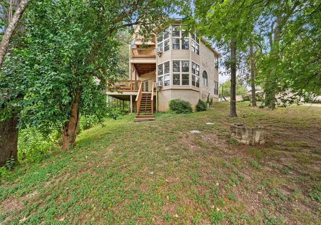 Photo 4 of Single family home for sale at 501 Westbrook Dr, Austin, TX 78746 | MLS# 9018511 | Listing updated on 2026-10-08