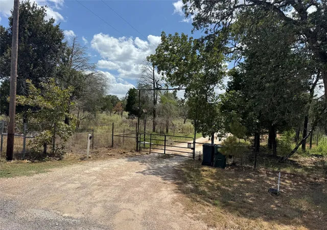 2nd image of 134 Elgin Woods Ln, Elgin, TX 78621 | MLS# 2472499