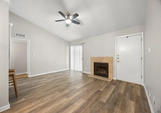 Listing Photo 2 - Condo for sale in building located at 3204 Menchaca Rd, Austin, TX 78704 - Unit #104