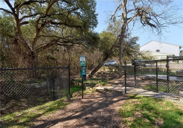 2nd image of 3204 Menchaca Rd, Austin, TX 78704