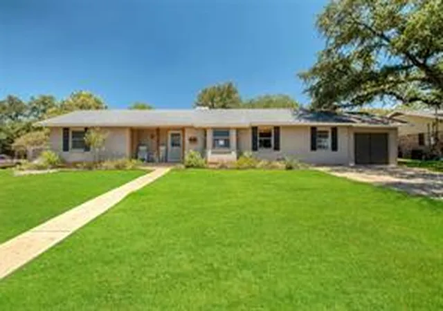 1st image of 1208 Country Club Rd, Georgetown, TX 78628 | MLS# 7944545