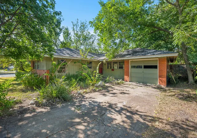 1st image of 1613 Larkwood Dr, Austin, TX 78723 | MLS# 4135101