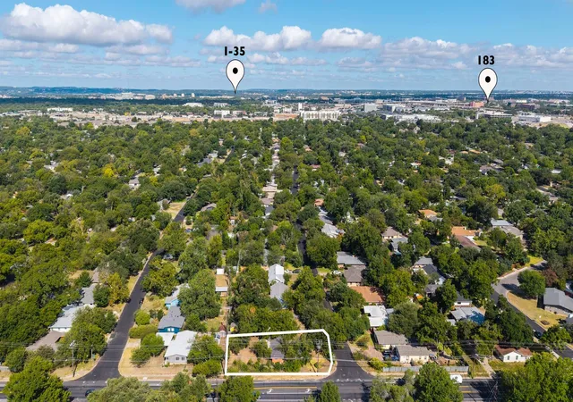 12th image of 1613 Larkwood Dr, Austin, TX 78723 | MLS# 4135101