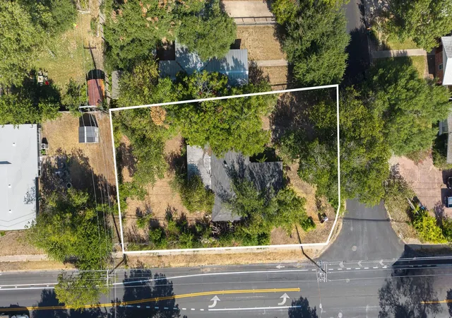 3rd image of 1613 Larkwood Dr, Austin, TX 78723 | MLS# 4135101