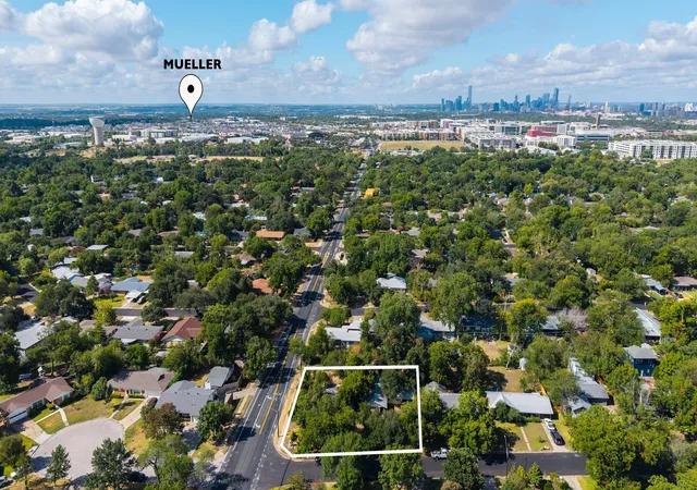 5th image of 1613 Larkwood Dr, Austin, TX 78723 | MLS# 4135101