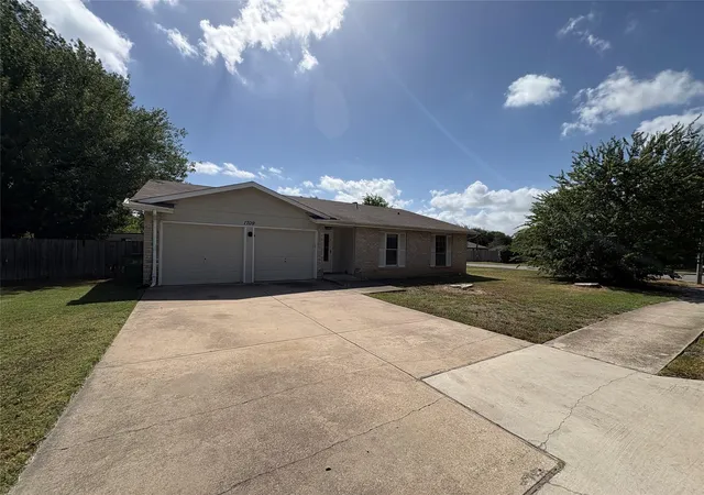 3rd image of 1709 W Mesa Park Dr, Round Rock, TX 78664 | MLS# 6325567