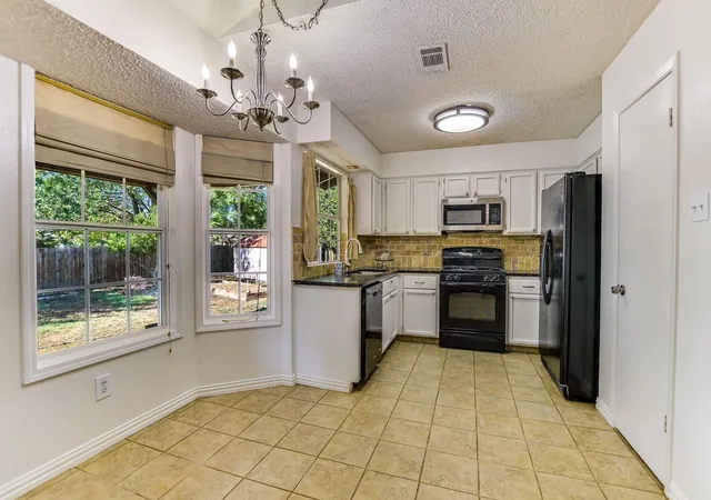 Photo 4 of Single family home for sale at 903 Burnt Oak Ct, Cedar Park, TX 78613 | MLS# 3542606 | Listing updated on 2026-09-12