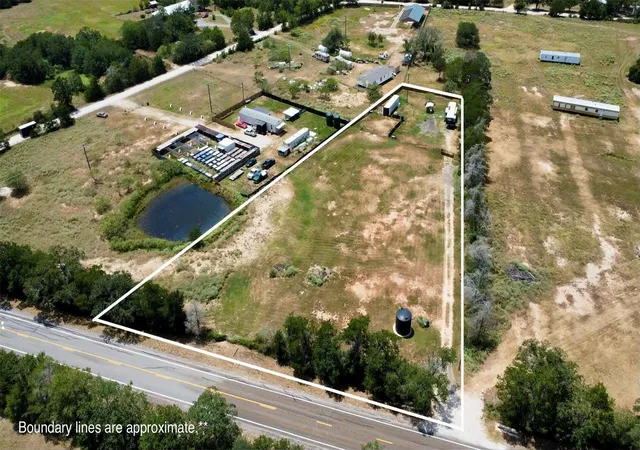 2nd image of 1856 Fm 2104 Hwy, Paige, TX 78659 | MLS# 9040250