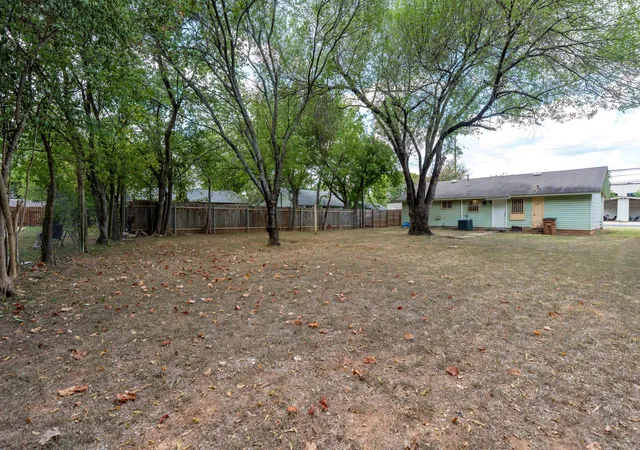 3rd image of 1021 Gardner Rd, Austin, TX 78721 | MLS# 5271516