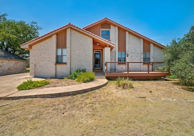 Photo 1 of Single family home for sale at 843 Sunfish St, Lakeway, TX 78734 | MLS# 3963846 | Listing updated on 2026-09-05