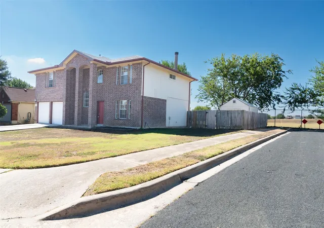 3rd image of 1601 Lantana Dr, Round Rock, TX 78664 | MLS# 5139347