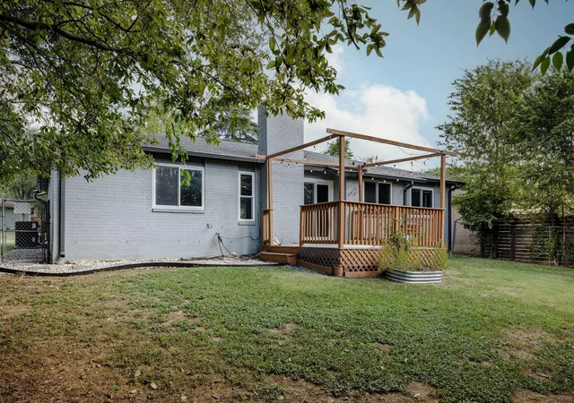 Photo 33 of Single family home for sale at 6101 London Dr, Austin, TX 78745 | MLS# 2218253 | Listing updated on 2026-10-28