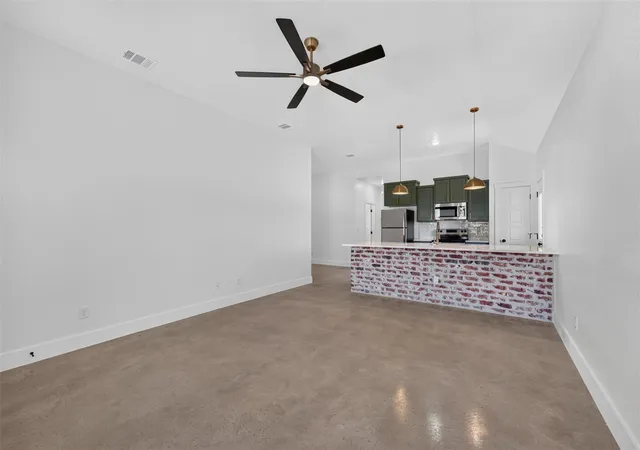 Photo 2 of House for sale at 105 Leon Ln, Copperas Cove, TX 76522 | MLS# 5692883 | Listing updated on 2026-10-20