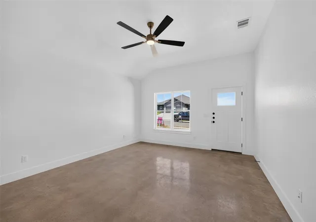Photo 4 of House for sale at 105 Leon Ln, Copperas Cove, TX 76522 | MLS# 5692883 | Listing updated on 2026-10-20
