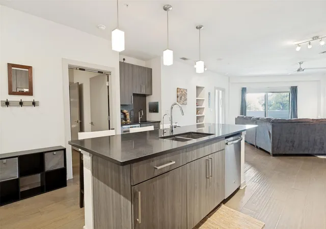 5th image of 3600 S Lamar Blvd #210, Austin, TX 78704 | MLS# 1927746