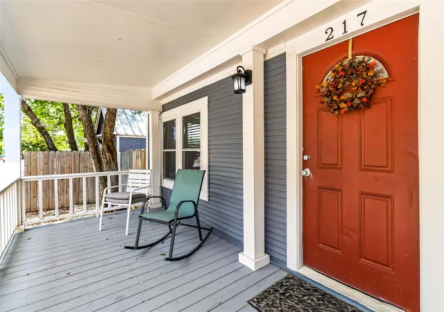 Photo 4 of Single family home for sale at 217 N Bishop St, San Marcos, TX 78666 | MLS# 8094828 | Listing updated on 2026-08-13