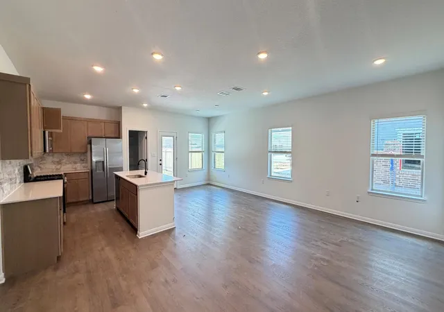 Photo 4 of Single family home for sale at 12421 Cockatto Xing, Manor, TX 78653 | MLS# 9172968 | Listing updated on 2026-08-17