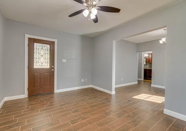 Photo 4 of Single family home for sale at 219 E Davilla St, Bartlett, TX 76511 | MLS# 2455165 | Listing updated on 2026-10-07