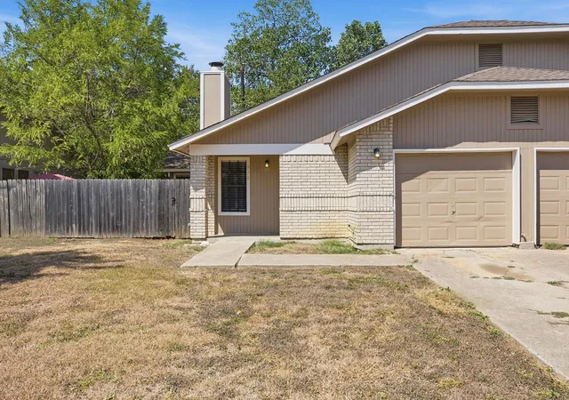 Photo 1 of House for sale at 904/906 Hyridge St, Round Rock, TX 78664 | MLS# 2184231 | Listing updated on 2026-09-28
