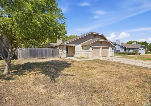 Photo 2 of House for sale at 904/906 Hyridge St, Round Rock, TX 78664 | MLS# 2184231 | Listing updated on 2026-09-28