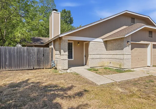 Photo 3 of House for sale at 904/906 Hyridge St, Round Rock, TX 78664 | MLS# 2184231 | Listing updated on 2026-09-28