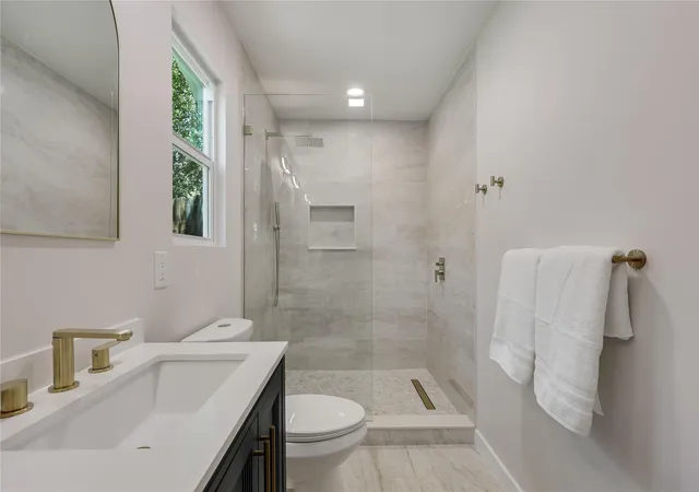 Photo 3 of Single family home for sale at 2333 Aldford Dr, Austin, TX 78745 | MLS# 9246291 | Listing updated on 2026-09-30
