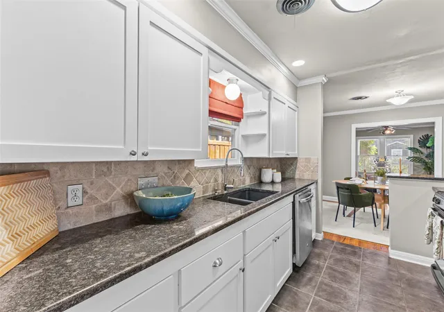 Photo 4 of Single family home for sale at 1011 E 45th Street, Austin, TX 78751 | MLS# 4377683 | Listing updated on 2026-10-24