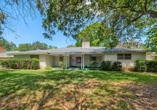 Photo 2 of Single family home for sale at 6018 Woodwick Dr, Windcrest, TX 78239 | MLS# 4031794 | Listing updated on 2026-09-22