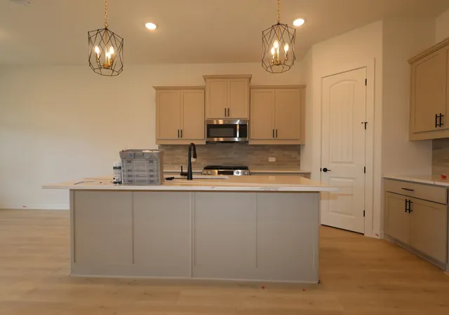 Photo 4 of Single family home for sale at 124 Leland Ave, Buda, TX 78610 | MLS# 2954741 | Listing updated on 2026-10-09
