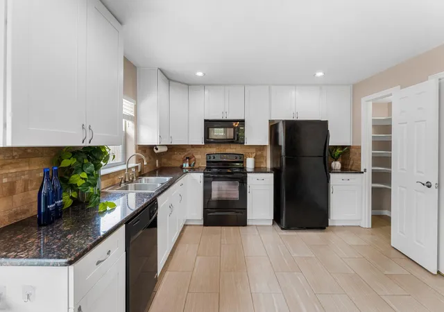 2nd image of 13323 Villa Park Dr Unit B, Austin, TX 78729 | MLS# 7482961