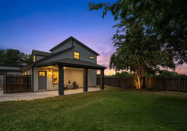 24th image of 13323 Villa Park Dr Unit B, Austin, TX 78729 | MLS# 7482961