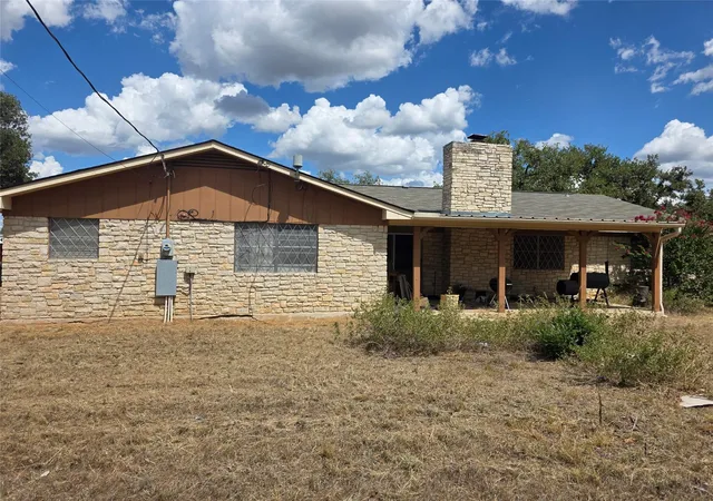 Photo 4 of Single family home for sale at 2830 Fm 690 Dv, Burnet, TX 78611 | MLS# 8442209 | Listing updated on 2026-09-25