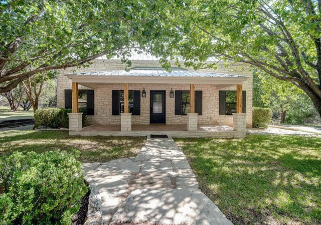 2nd image of 146 Hillside Dr, Fredericksburg, TX 78624 | MLS# 4077493