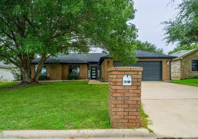 Photo 1 of Single family home for sale at 416 Spyglass St, Meadowlakes, TX 78654 | MLS# 4304792 | Listing updated on 2026-10-06