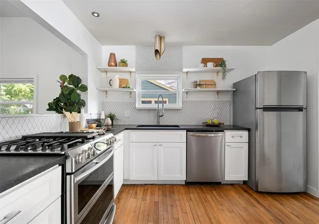 4th image of 5303 Avenue H, Austin, TX 78751 | MLS# 7660705