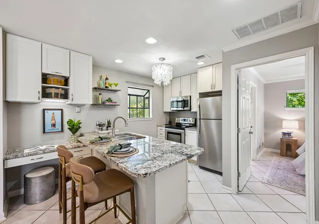 3rd image of 2412 Enfield Rd, Austin, TX 78703
