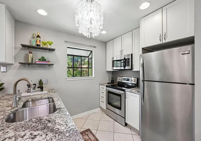 4th image of 2412 Enfield Rd, Austin, TX 78703