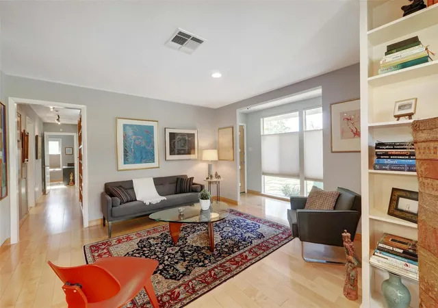 4th image of 1302 Berkshire Dr, Austin, TX 78723 | MLS# 5458454
