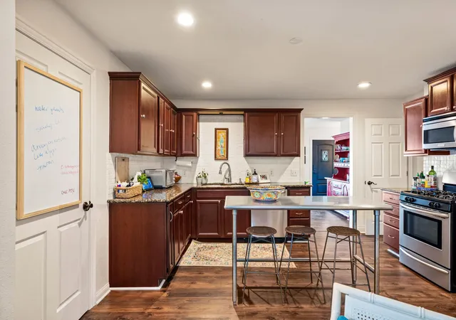 Photo 4 of Single family home for sale at 2500 W 12th Street, Austin, TX 78703 | MLS# 8762834 | Listing updated on 2026-10-04