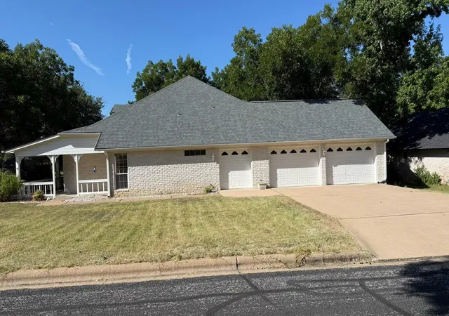 Photo 3 of Single family home for sale at 266 Quail St, Meadowlakes, TX 78654 | MLS# 5626111 | Listing updated on 2026-09-05